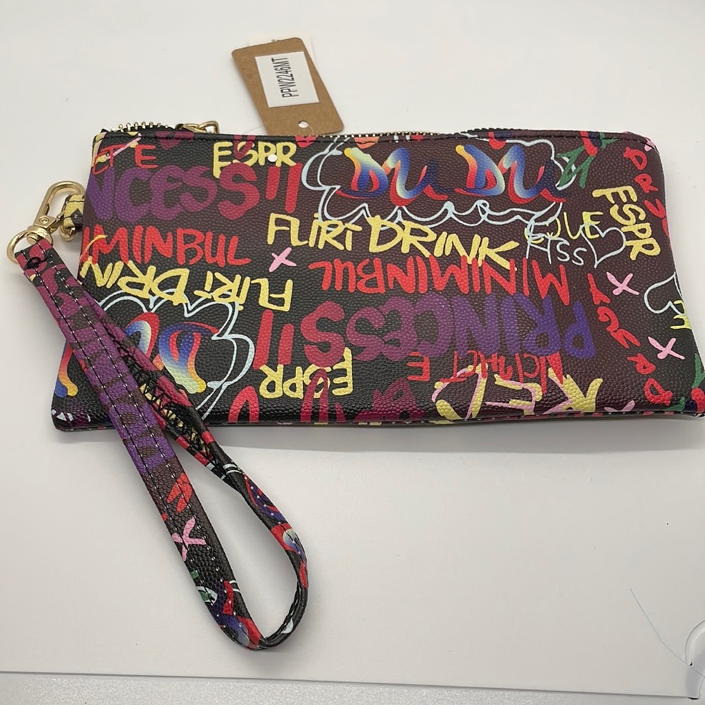 Graffiti wristlet